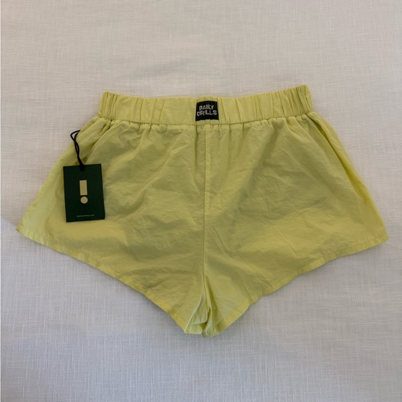 Daily Drills Lemonade Bounce Shorts - Picture 2 of 3